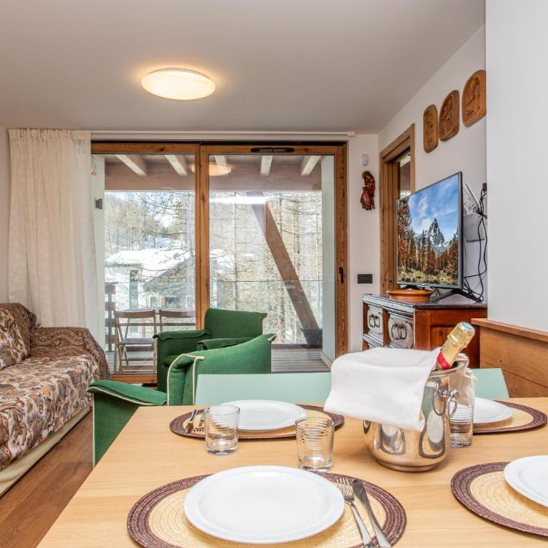 FLORA ALPINA EXPERIENCE - "Ski-to-Door" Brand New Chalet Apartments with Indoor Garage and Mountain View - Chalet con 2 Camere da Letto - 3
