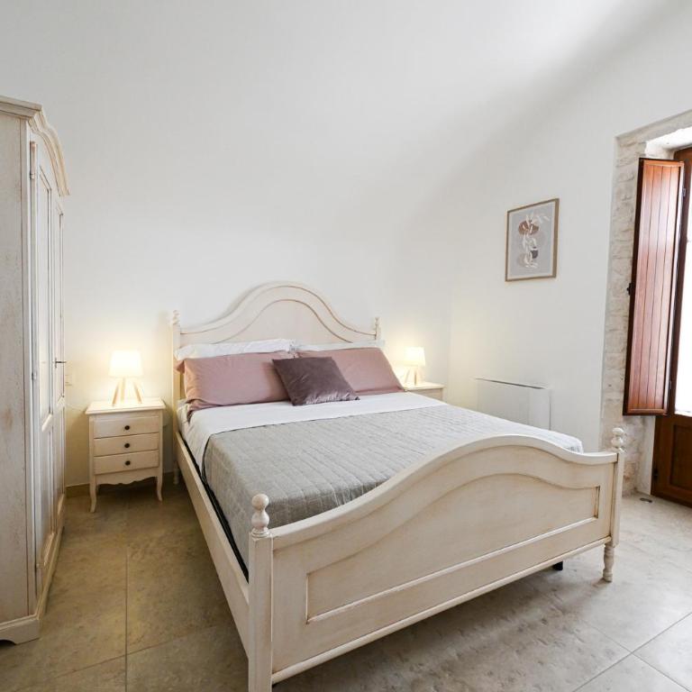 Dimora Zezzella - Ampia Camera Matrimoniale/Doppia con Letti Singoli - 1