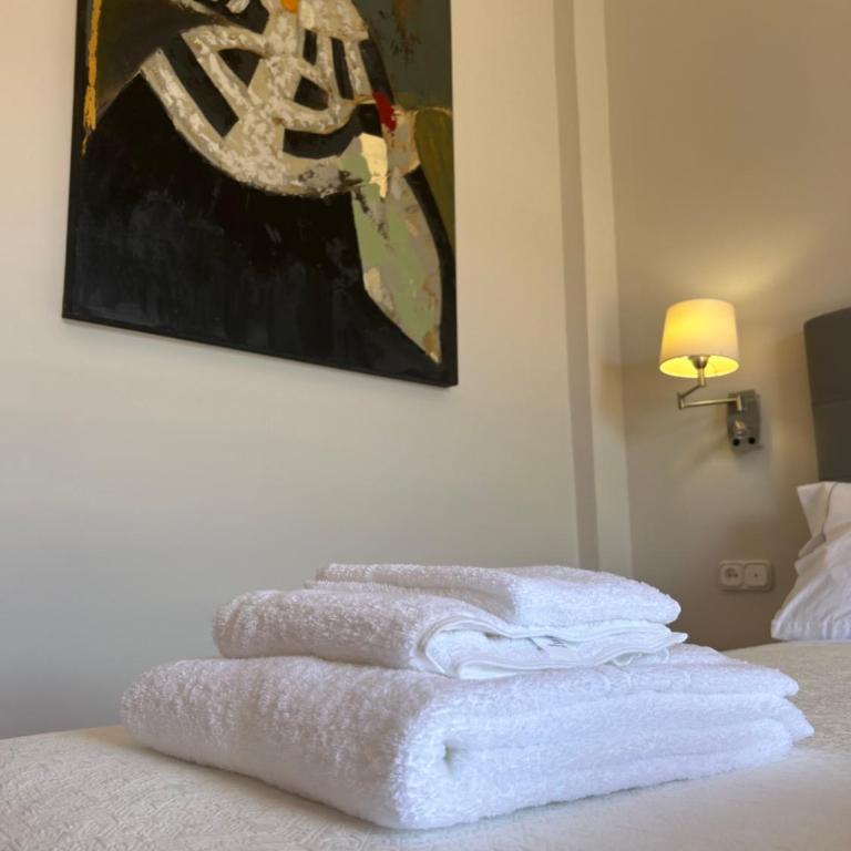 Guggenhome Bilbao - Deluxe Double Room with Balcony Guggenheim Views - 6