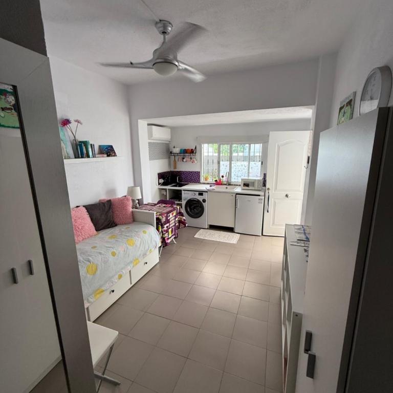 STUDIO -PATIO ANDALUZ- - Apartamento de 1 dormitorio - 2