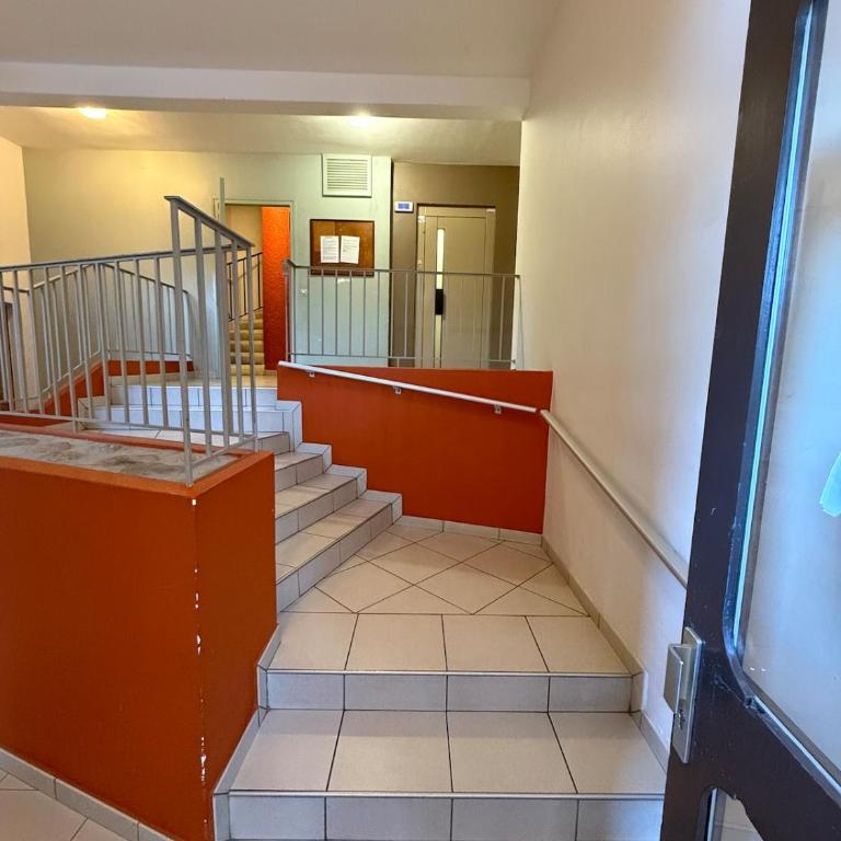 Studio tout équipé face aux thermes - Appartement 1 Chambre - 13