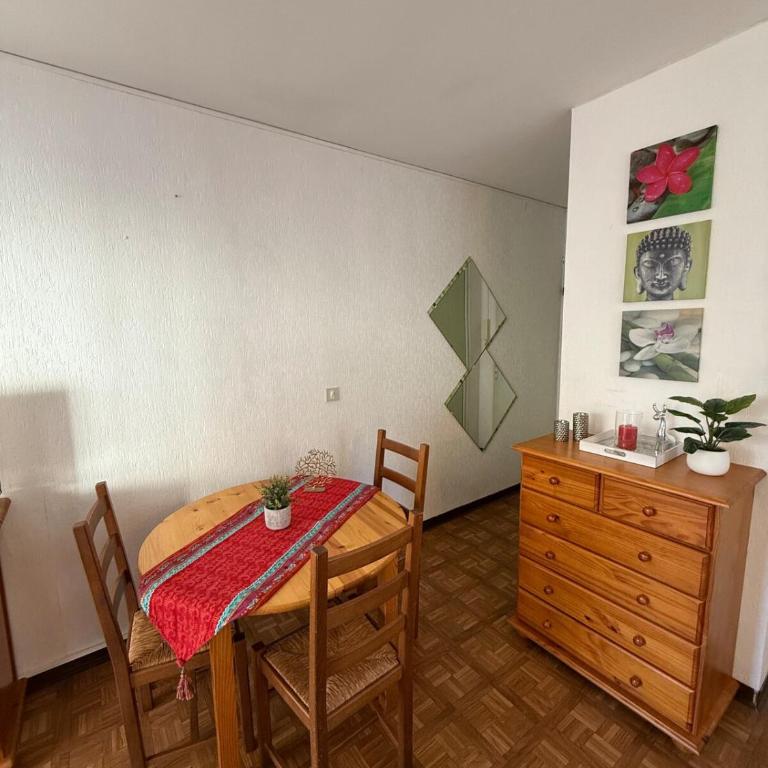 Studio tout équipé face aux thermes - Appartement 1 Chambre - 24