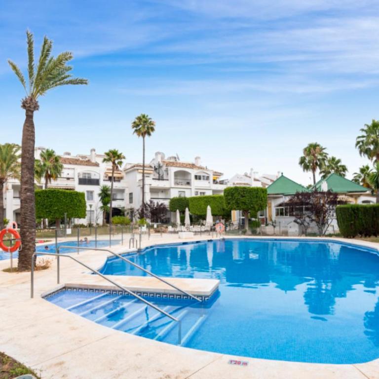 Pool and garden apt by Costarentals - Ref 253 - Apartamento de 2 dormitorios - 23