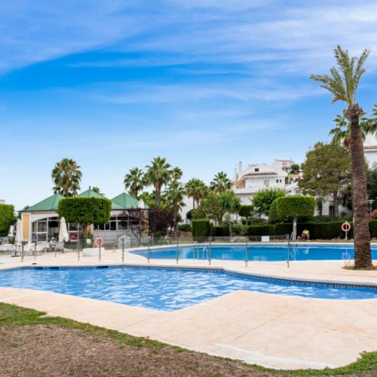 Pool and garden apt by Costarentals - Ref 253 - Apartamento de 2 dormitorios - 25