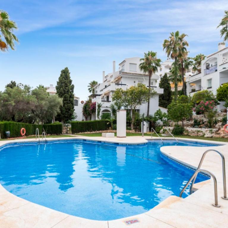 Pool and garden apt by Costarentals - Ref 253 - Apartamento de 2 dormitorios - 26