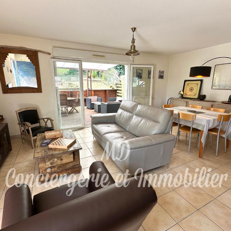 Maison Brigantin avec jardin et parking - Three-Bedroom House - 16