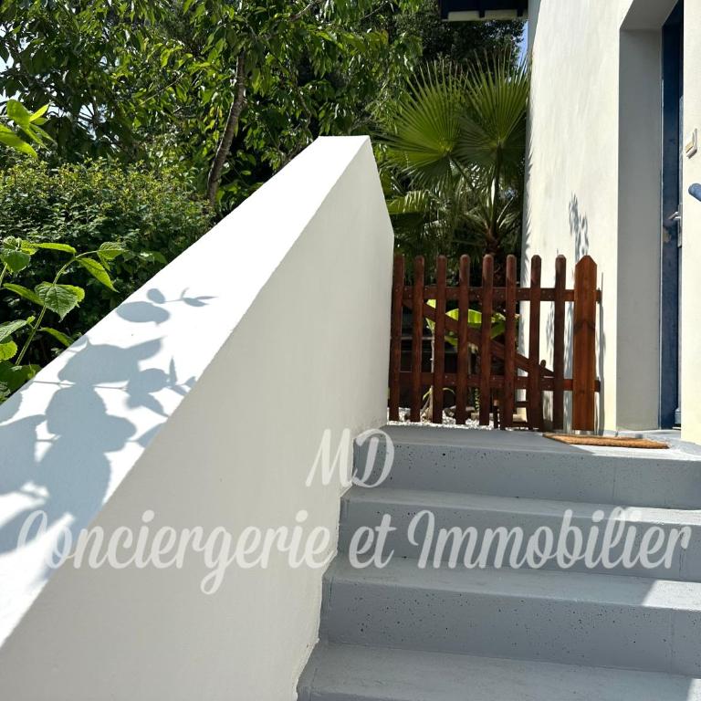 Maison Brigantin avec jardin et parking - Three-Bedroom House - 20