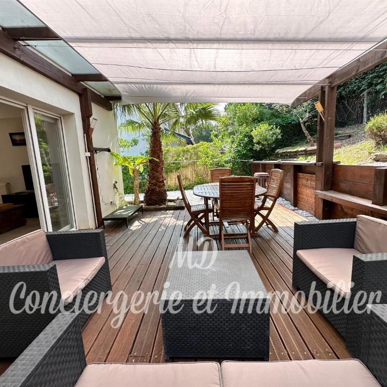 Maison Brigantin avec jardin et parking - Three-Bedroom House - 1