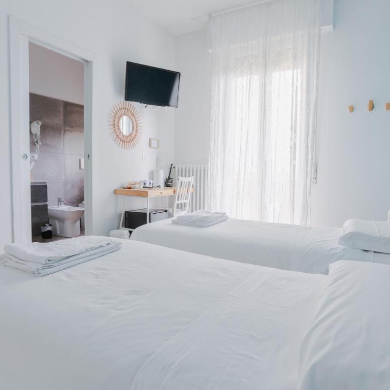 HOLABOLOGNA Luxury Rooms and Flats - Camera Matrimoniale/Doppia con Letti Singoli con Balcone - 5