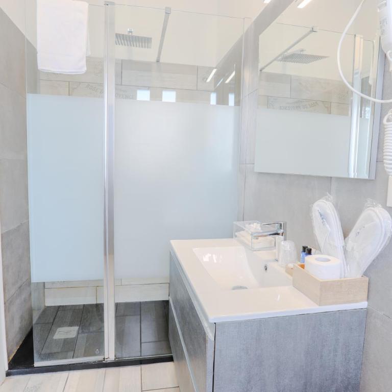 HOLABOLOGNA Luxury Rooms and Flats - Camera Matrimoniale/Doppia con Letti Singoli con Balcone - 2