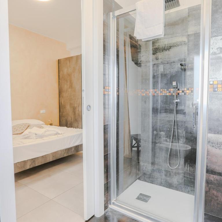 HOLABOLOGNA Luxury Rooms and Flats - Camera Matrimoniale con Balcone - 4