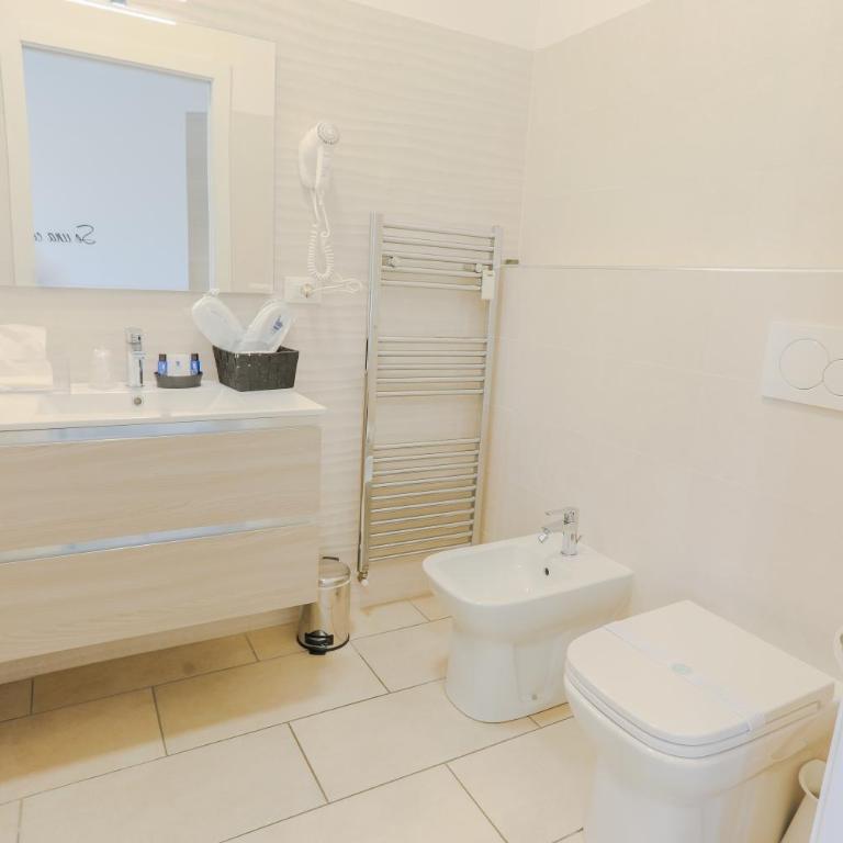 HOLABOLOGNA Luxury Rooms and Flats - Camera Matrimoniale con Letto Supplementare - 2