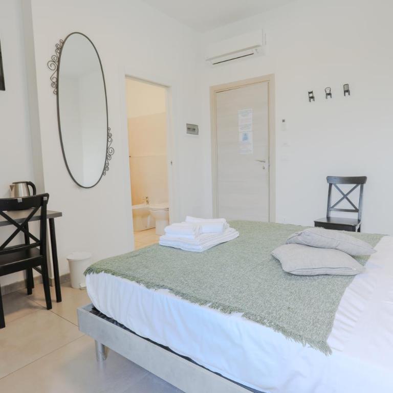 HOLABOLOGNA Luxury Rooms and Flats - Camera Matrimoniale con Letto Supplementare - 6