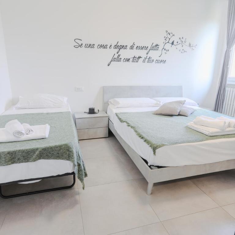 HOLABOLOGNA Luxury Rooms and Flats - Camera Matrimoniale con Letto Supplementare - 8