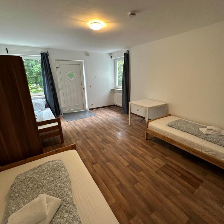 2-Rent Group Hostel Apartments HAN53 - Dreibettzimmer - 3