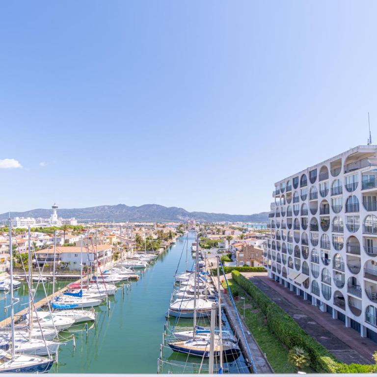 Milenial Immo - Estudio Empuriabrava con vistas al canal cerca de la playa - Estudio con vistas al mar - 1