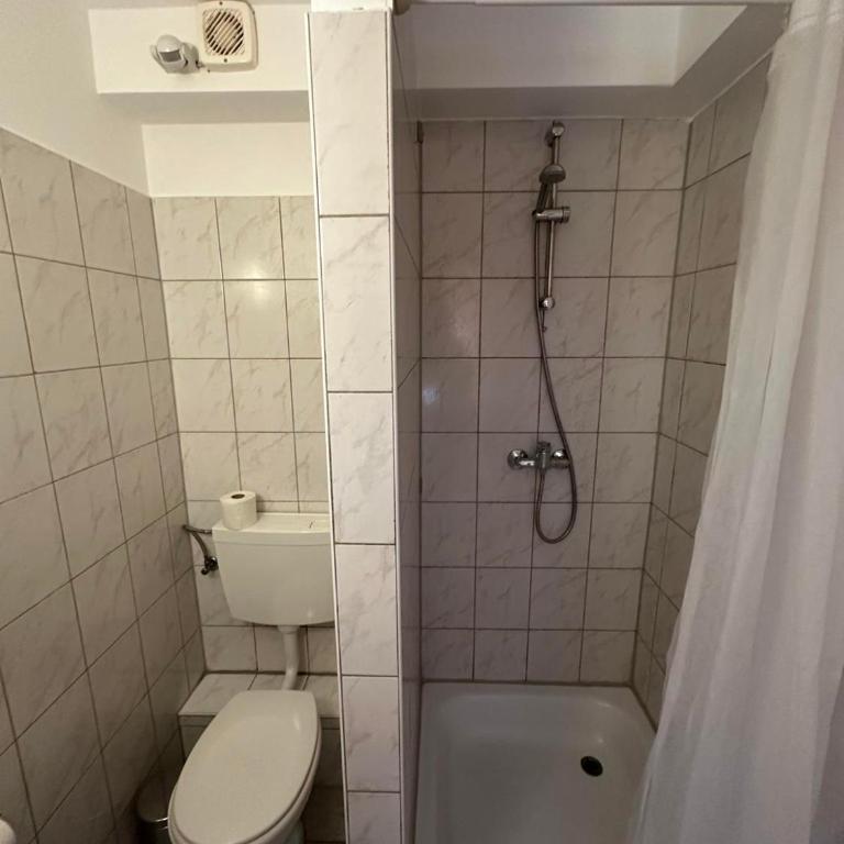 2-Rent Group Hostel Apartments HAN53 - Doppelzimmer - 4