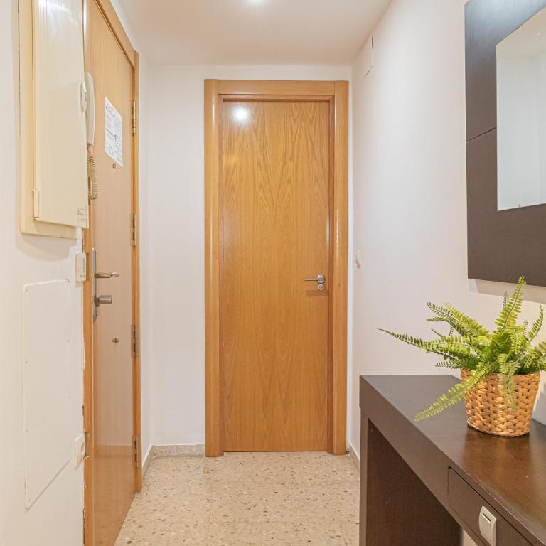 Levante Beach Apartments - One Bedroom Apartment with Terrace and Sea View 3 - 13