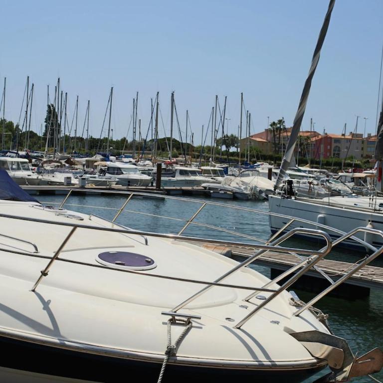 Loggia vue port confort et design proche plage - One-Bedroom Apartment - 16