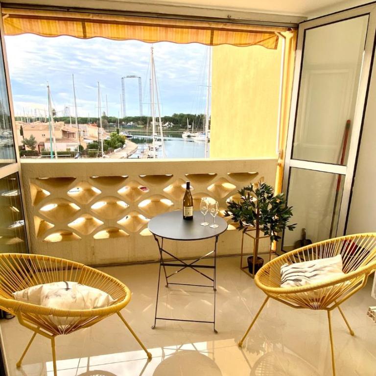 Loggia vue port confort et design proche plage - One-Bedroom Apartment - 26