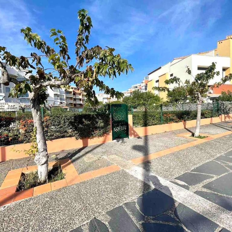 Loggia vue port confort et design proche plage - One-Bedroom Apartment - 32