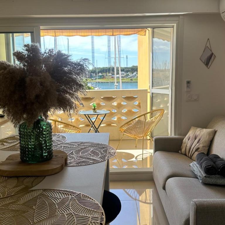 Loggia vue port confort et design proche plage - One-Bedroom Apartment - 39
