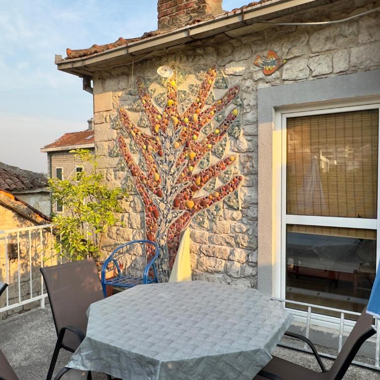 LaRos Apt - Two-Bedroom Apartment with Sea View - 16