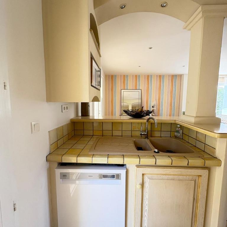 Maison LARLY Arles Swimming pool - Villa mit 3 Schlafzimmern - 13
