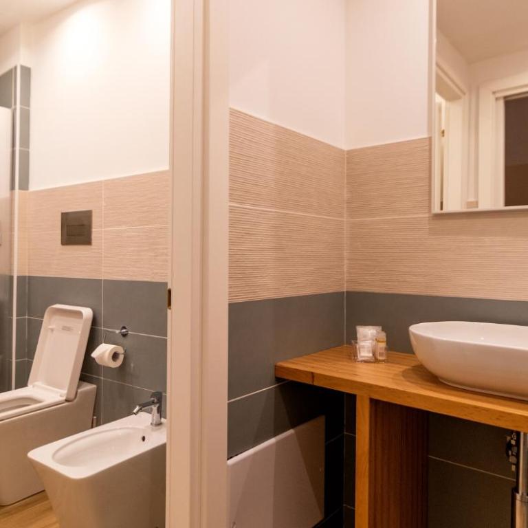 Siculis Domus - Classic Quadruple Room - 5