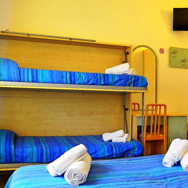 Hotel Lux - Standard Quadruple Room - 15