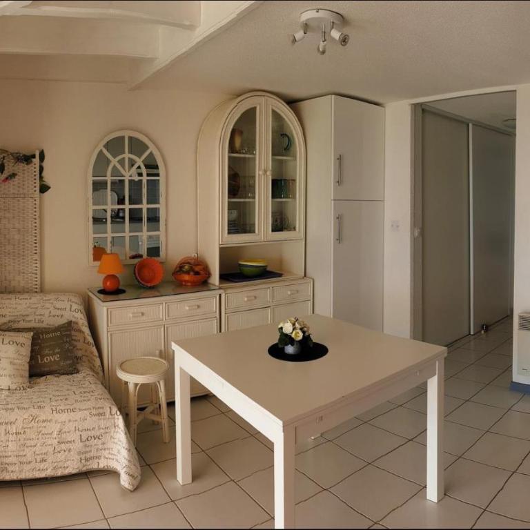 Saint Pierre la mer - Logement climatisé avec piscine et à 5mn d'une plage de sable fin - Apartamento de 2 dormitorios - 9