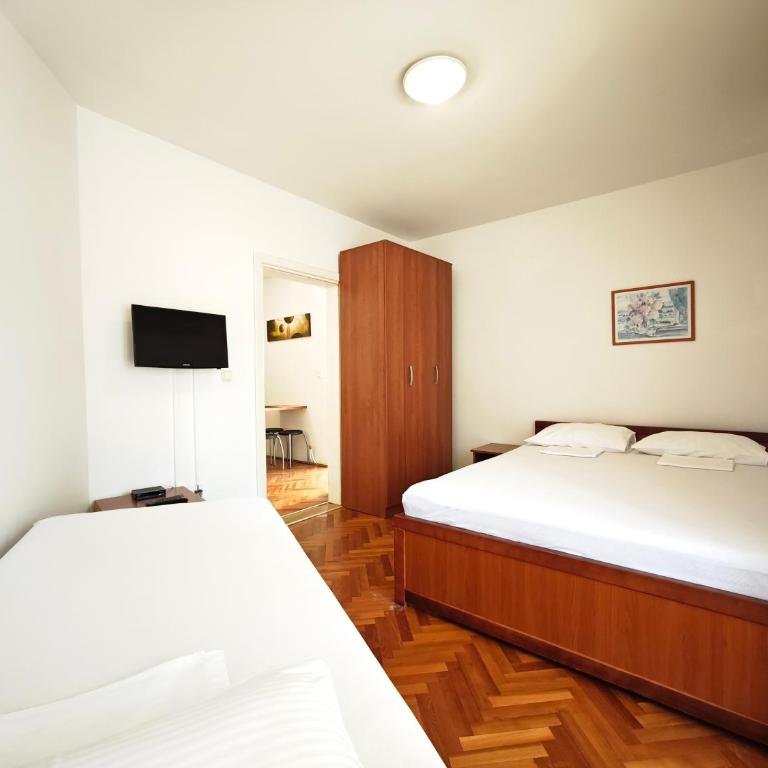Guest House Anika - Apartment with Garden View - 3