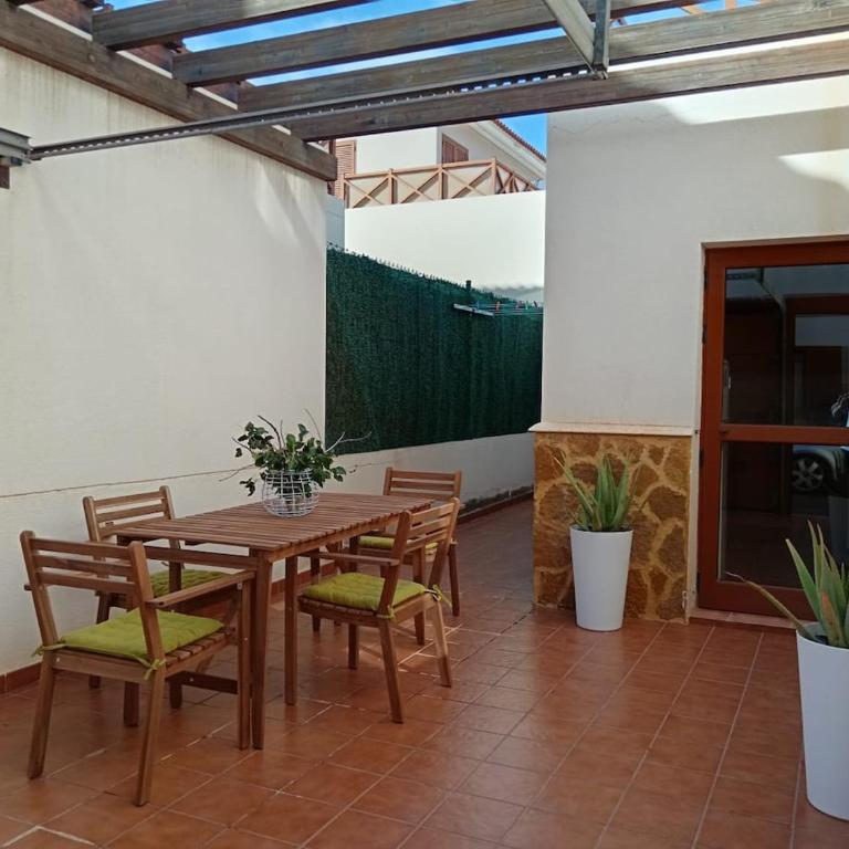 Bonita villa en Corralejo con piscina y wifi - Casa con 1 dormitorio - 17