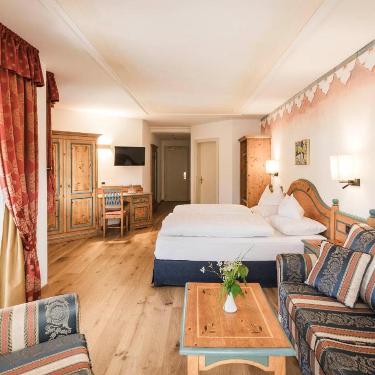 Hotel Ansitz Jakoberhof - Camera Matrimoniale Comfort con Balcone - 1