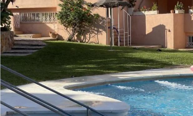 Casa adosada con piscina a 5 minutos de la playa . - Casa Unifamiliar de 3 dormitorios - 5