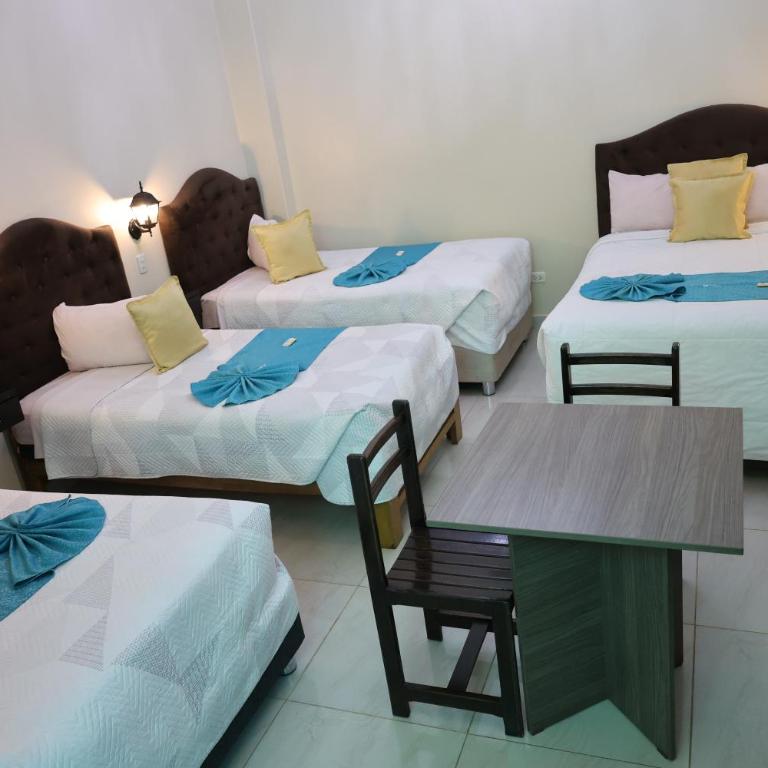 TERRA & LAKE - Economy Quadruple Room - 2