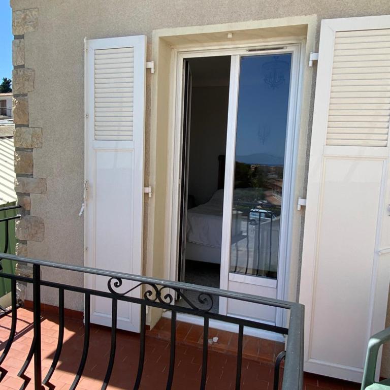 Appartement dans Villa à Antibes avec Vue Mer - Apartment mit 2 Schlafzimmern - 2