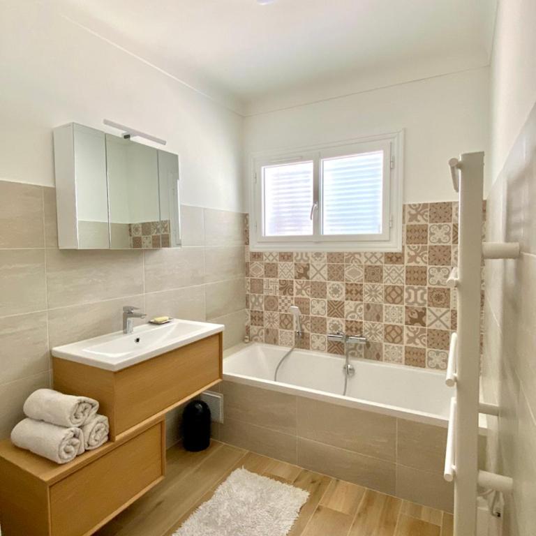 Appartement dans Villa à Antibes avec Vue Mer - Apartment mit 2 Schlafzimmern - 5