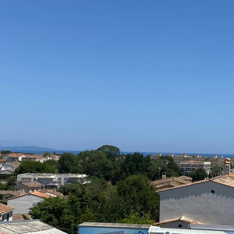 Appartement dans Villa à Antibes avec Vue Mer - Apartment mit 2 Schlafzimmern - 11