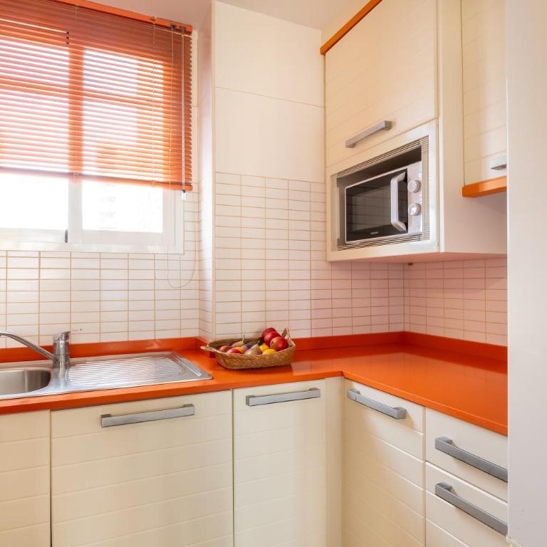 Levante Beach Apartments - One Bedroom Apartment with Terrace and Sea View 4 - 13