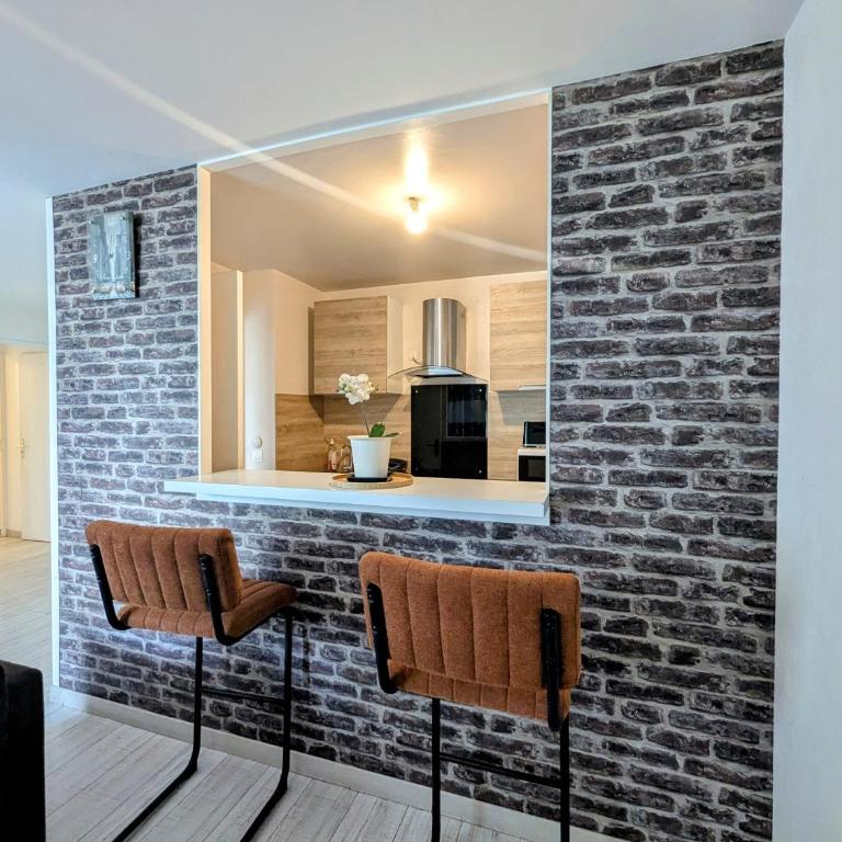 Chic apart with bar in Paris - One-Bedroom Apartment - 9