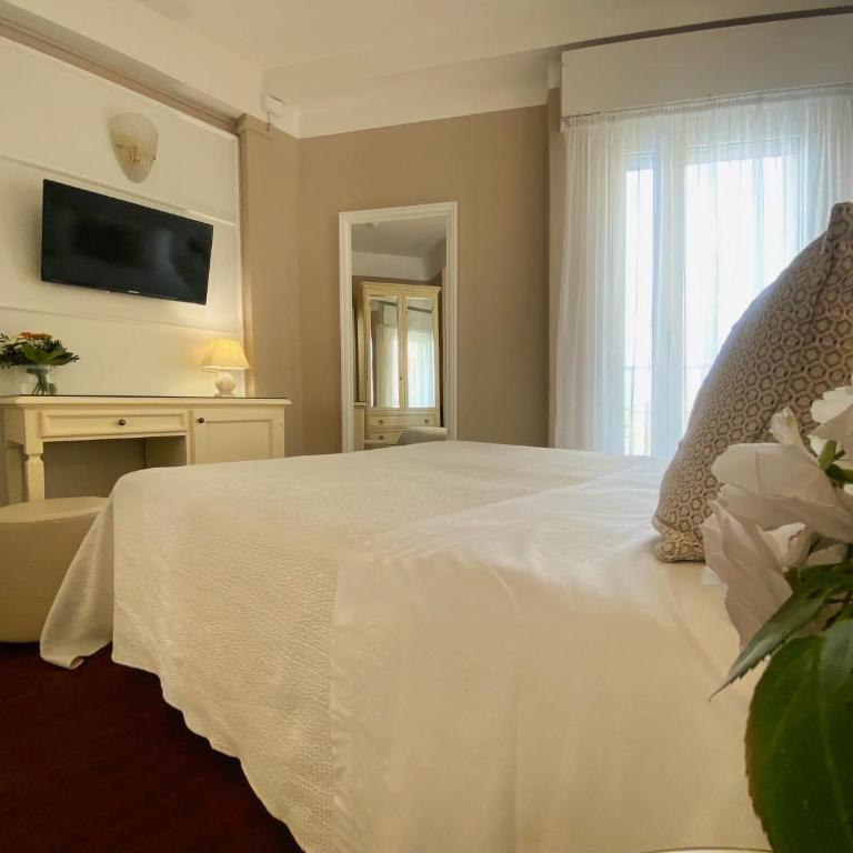 Hotel Admiral - on the beach - Double or Twin Room with Balcony - 7