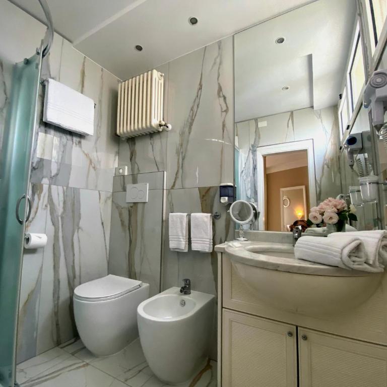 Hotel Admiral - on the beach - Double or Twin Room with Balcony - 4