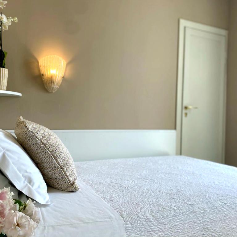 Hotel Admiral - on the beach - Single Room with Balcony - 5