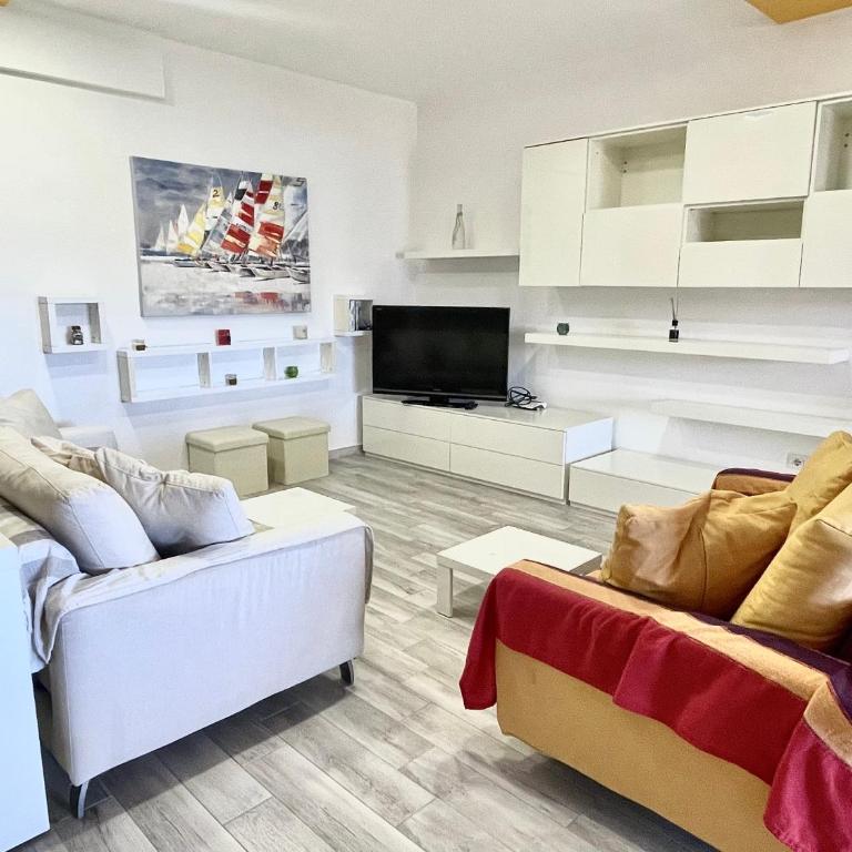 Comodo appartamento Casa Razzoli - Casa con 3 Camere da Letto - 2