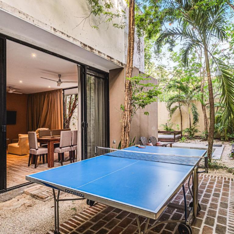 Serene 4BR Villa w Pool Hot Tub 1xFREE BREAKFAST - Villa - 36