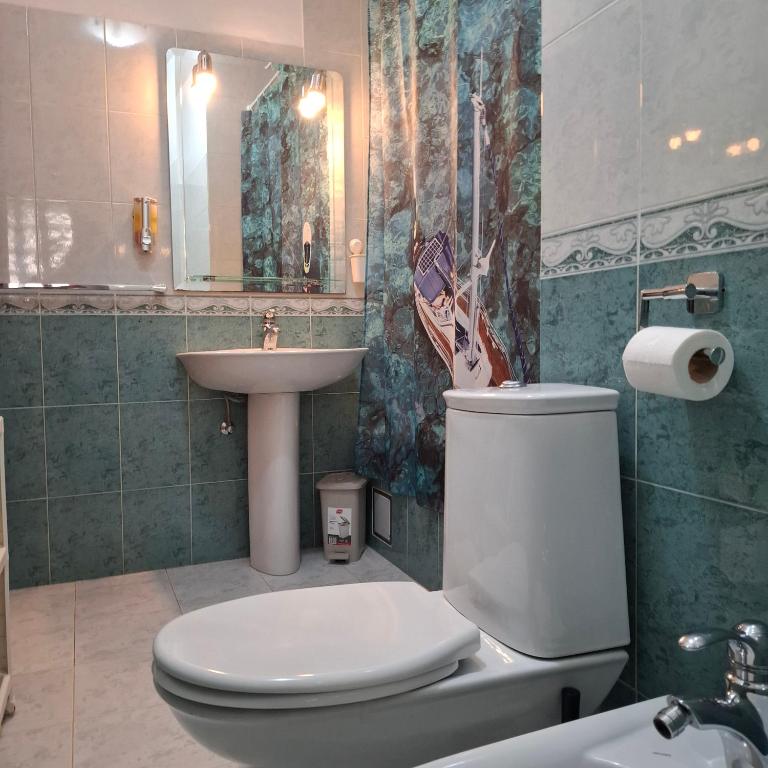 Kadena Apartments - Deluxe Double Room - 12