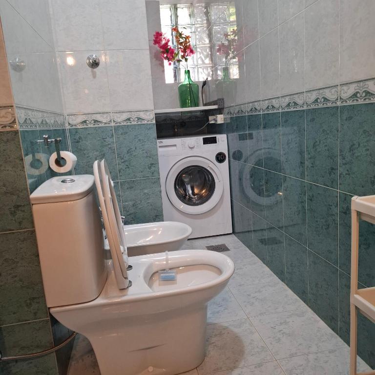 Kadena Apartments - Deluxe Double Room - 9