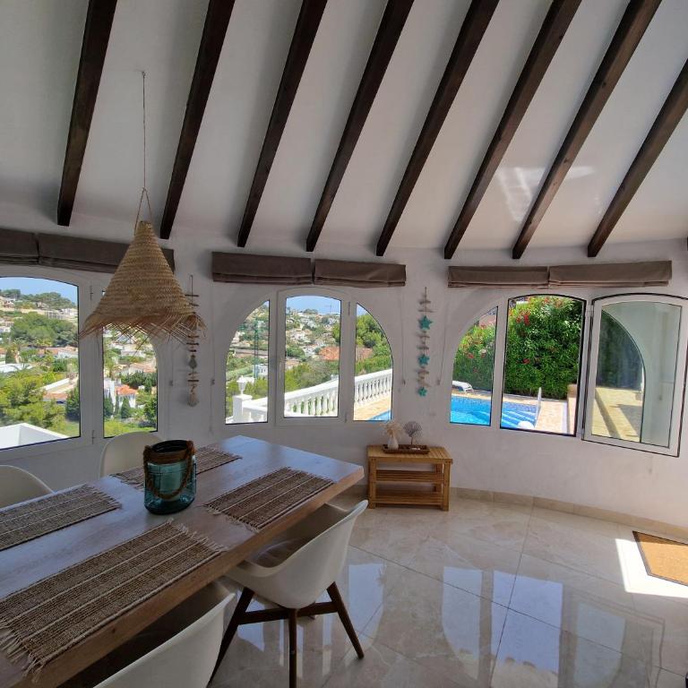 Renovierte Villa mit privatem Pool fußläufig zum Meer - Casa de 3 dormitorios - 2