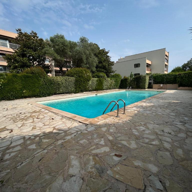 Magnifique Studio dans résidence avec Piscine - Studio - 35